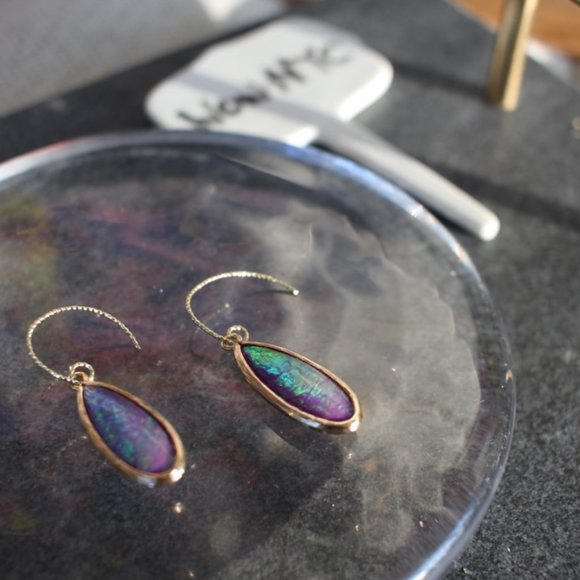 WowNYC Jewelry - New green teardrop resin earrings